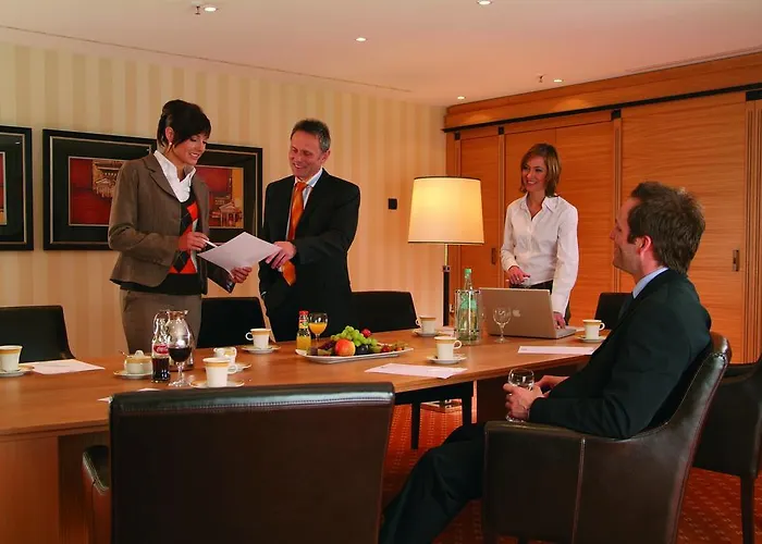 玛丽蒂姆德累斯顿酒店 4*